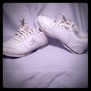 Cheer shoes
